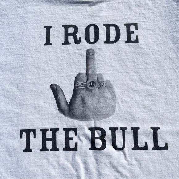 “I Rode The Bull” Hogs & Honeys Chicago White Graphic Tee Shirt Size XL - Picture 2 of 8